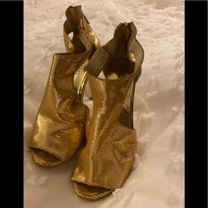 Michael Kors Gold Metallic “Josie” Back Zip Pumps
